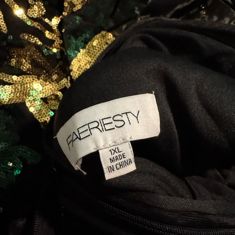 Elegant emerald Green and Gold Off-Shoulder Dress size 1XL - Picture 9 of 9